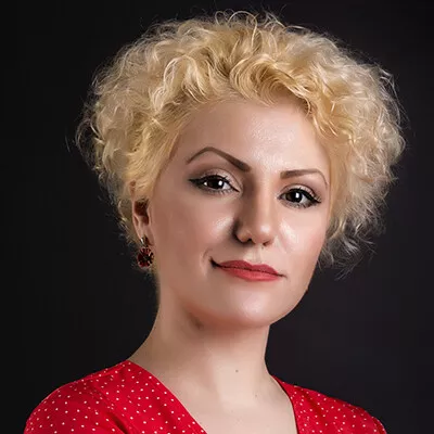  Laura Iosifescu 